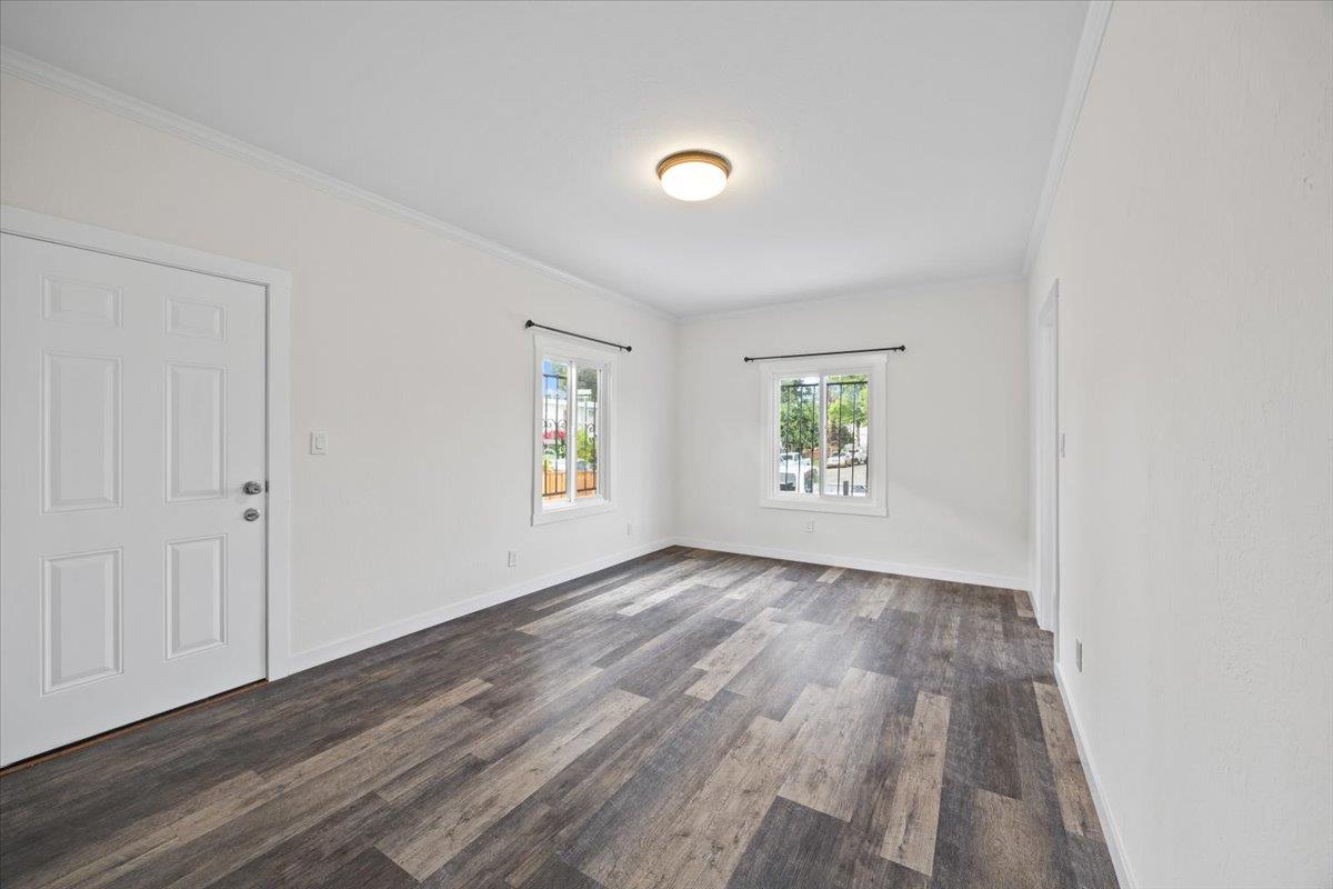 Detail Gallery Image 3 of 31 For 8850 Dowling St, Oakland,  CA 94605 - 2 Beds | 2 Baths