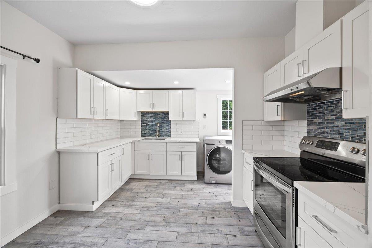 Detail Gallery Image 7 of 31 For 8850 Dowling St, Oakland,  CA 94605 - 2 Beds | 2 Baths