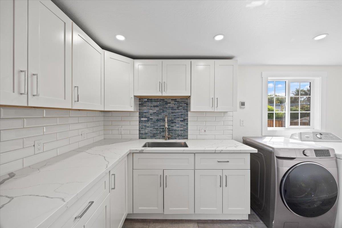 Detail Gallery Image 9 of 31 For 8850 Dowling St, Oakland,  CA 94605 - 2 Beds | 2 Baths