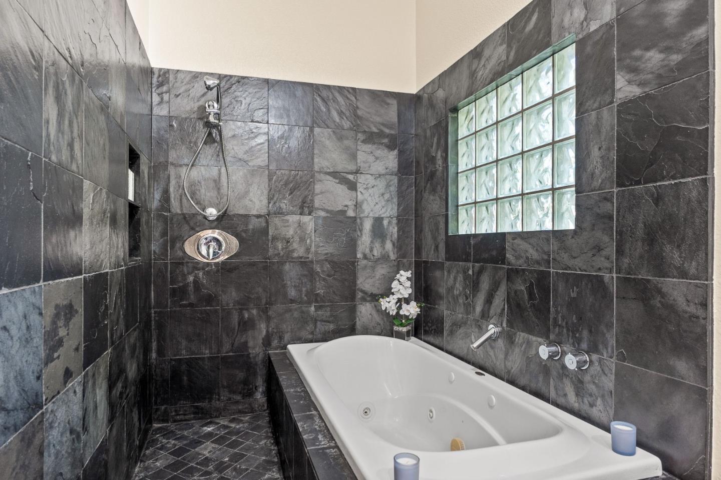 Detail Gallery Image 11 of 38 For 1358 Metcalf Rd, San Jose,  CA 95138 - 3 Beds | 2 Baths