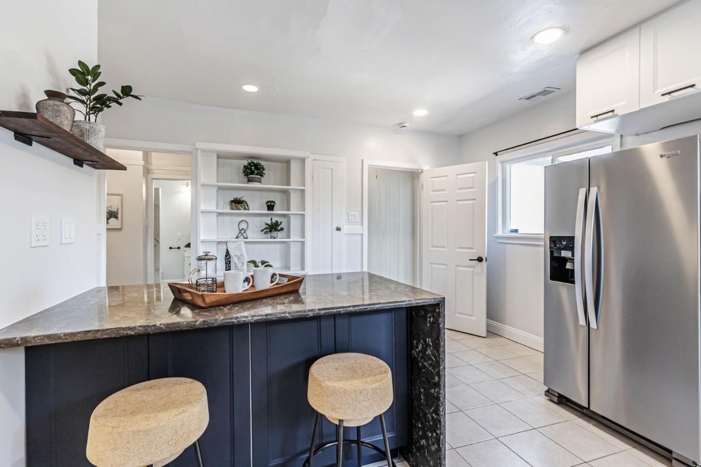Detail Gallery Image 11 of 51 For 2473 Olive Ave, San Jose,  CA 95128 - 2 Beds | 1 Baths