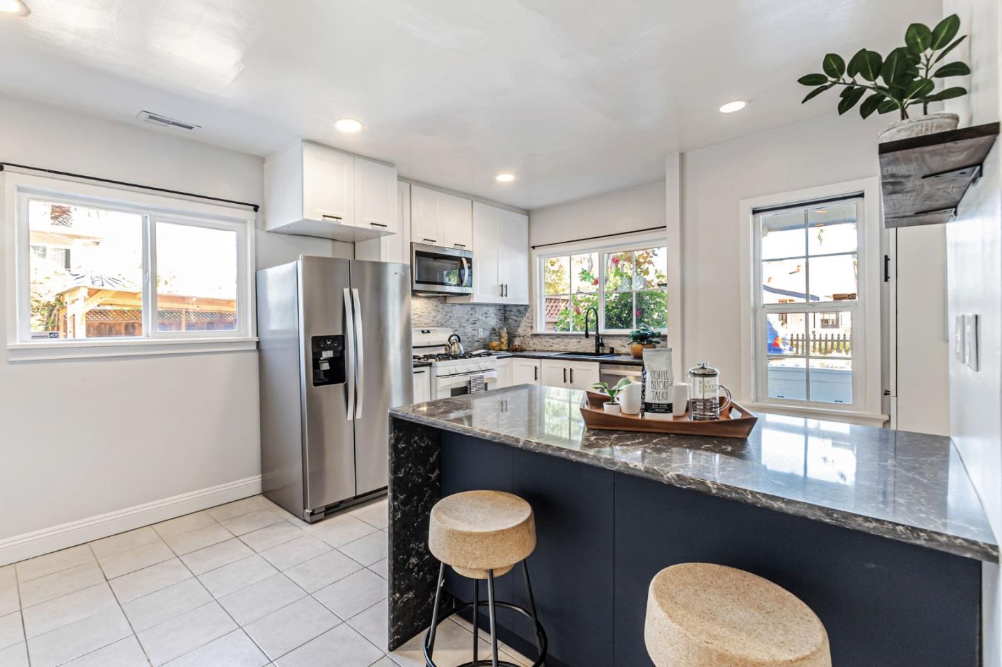 Detail Gallery Image 15 of 51 For 2473 Olive Ave, San Jose,  CA 95128 - 2 Beds | 1 Baths