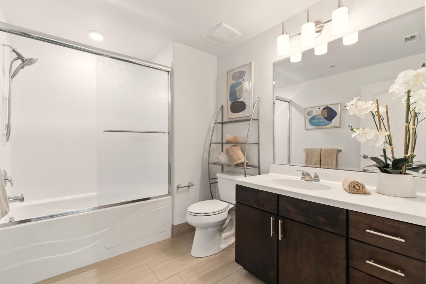 Detail Gallery Image 10 of 23 For 1130 Karby Ter #101,  Sunnyvale,  CA 94089 - 2 Beds | 2 Baths