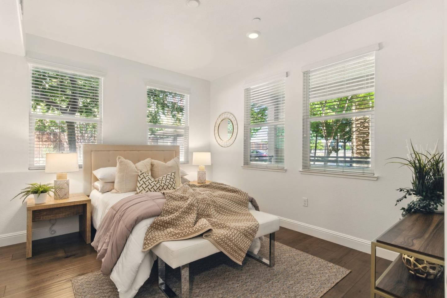 Detail Gallery Image 12 of 23 For 1130 Karby Ter #101,  Sunnyvale,  CA 94089 - 2 Beds | 2 Baths