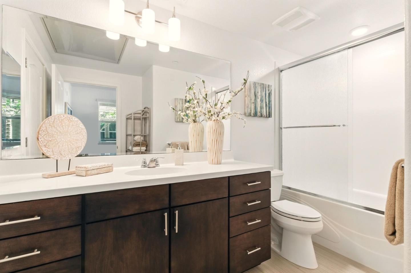 Detail Gallery Image 14 of 23 For 1130 Karby Ter #101,  Sunnyvale,  CA 94089 - 2 Beds | 2 Baths