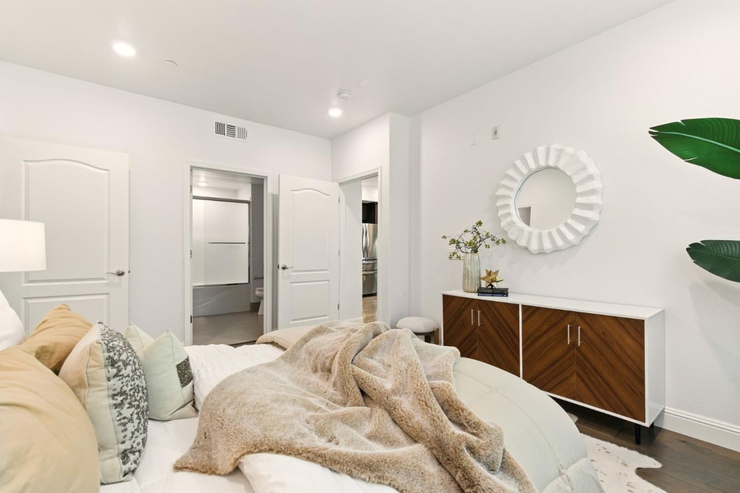 Detail Gallery Image 9 of 23 For 1130 Karby Ter #101,  Sunnyvale,  CA 94089 - 2 Beds | 2 Baths