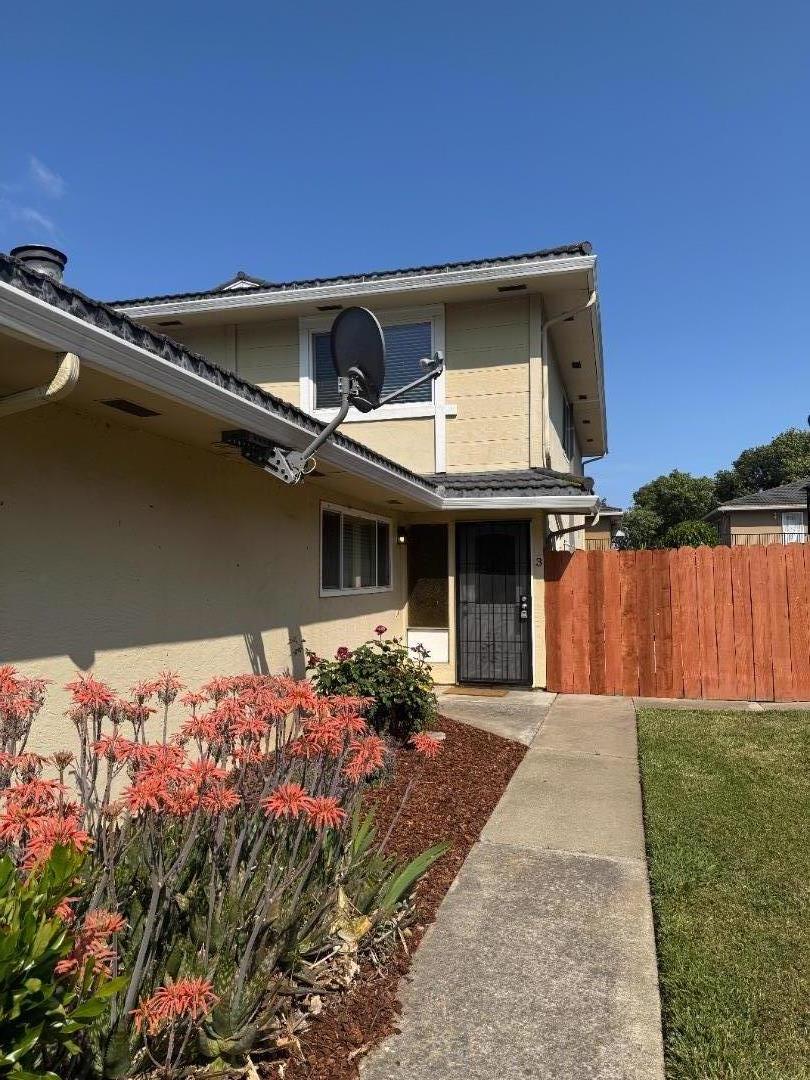 Detail Gallery Image 2 of 8 For 5692 Playa Del Rey #3,  San Jose,  CA 95123 - 2 Beds | 1 Baths