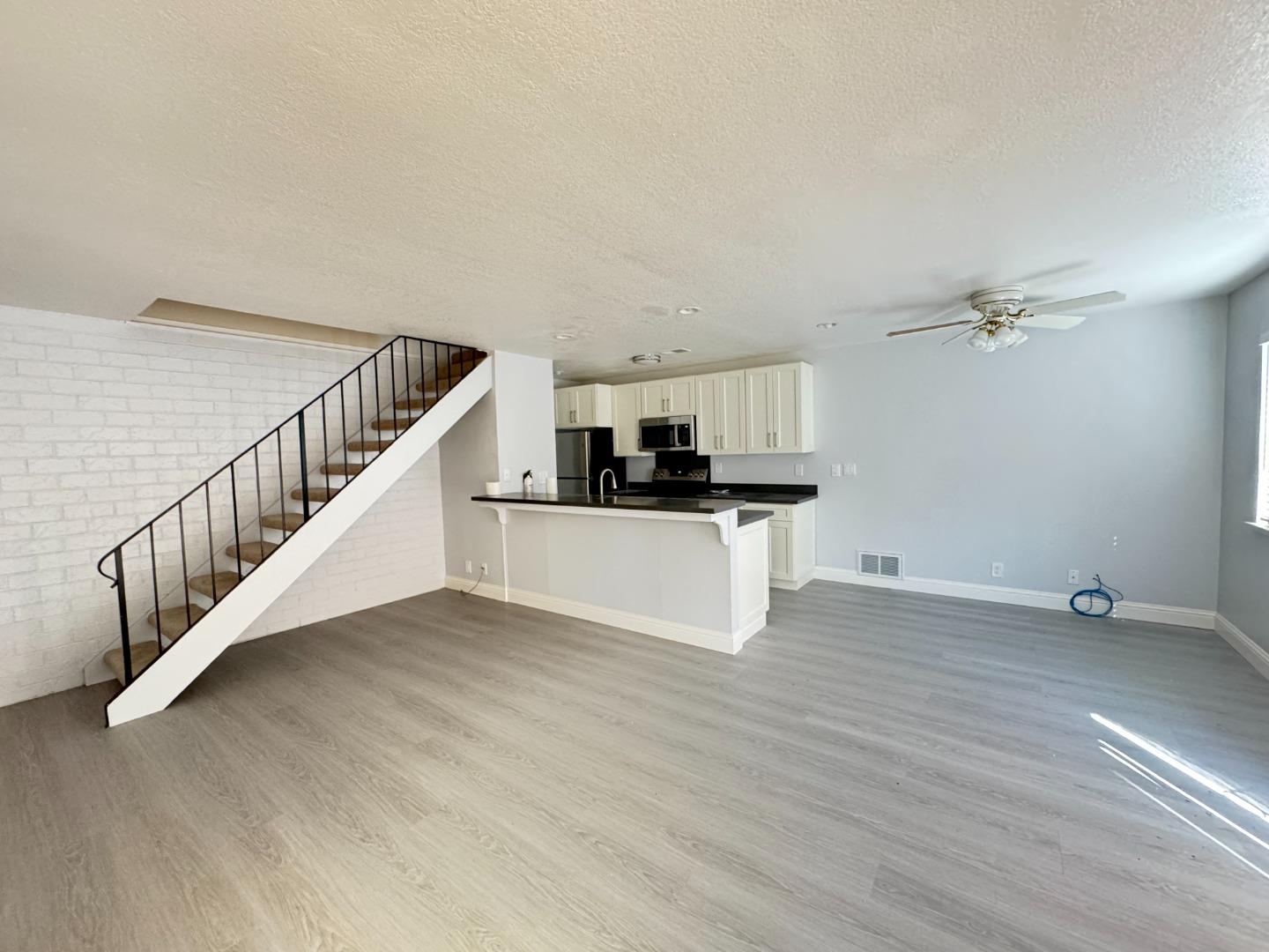 Detail Gallery Image 3 of 8 For 5692 Playa Del Rey #3,  San Jose,  CA 95123 - 2 Beds | 1 Baths