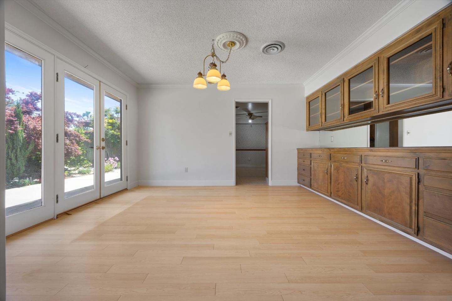 Detail Gallery Image 11 of 69 For 2619 Rio Vista Dr, Bakersfield,  CA 93306 - 3 Beds | 2/2 Baths