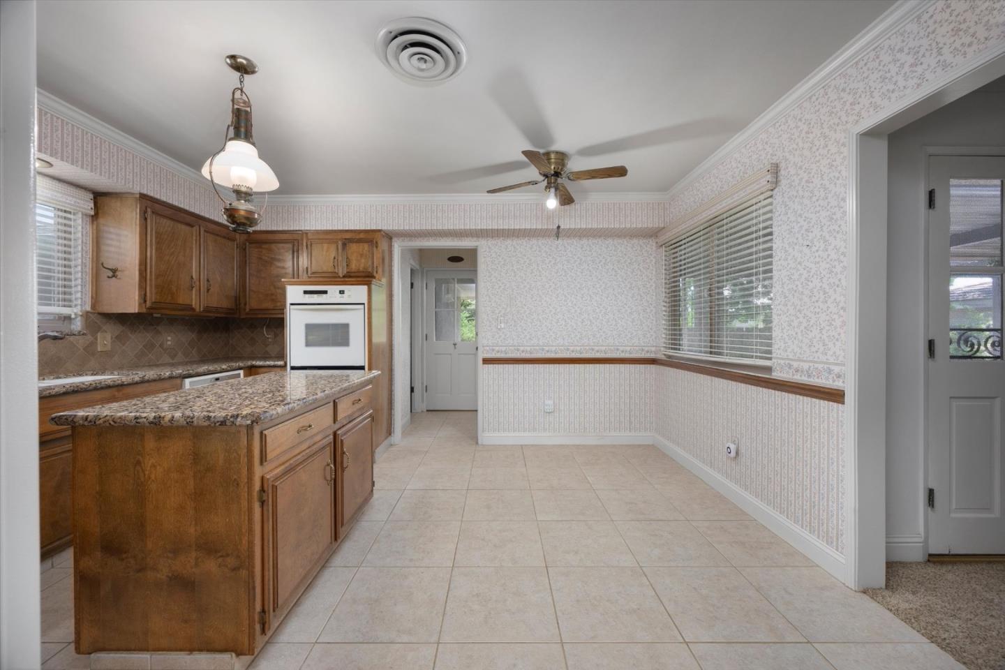 Detail Gallery Image 19 of 69 For 2619 Rio Vista Dr, Bakersfield,  CA 93306 - 3 Beds | 2/2 Baths
