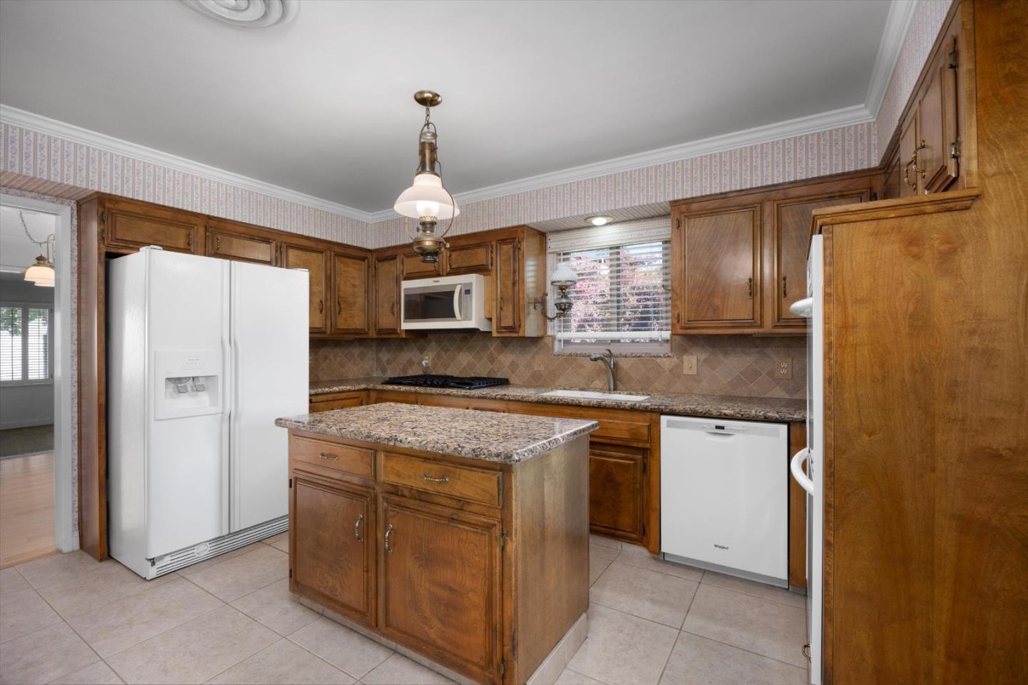 Detail Gallery Image 22 of 69 For 2619 Rio Vista Dr, Bakersfield,  CA 93306 - 3 Beds | 2/2 Baths