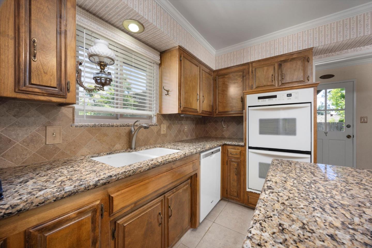 Detail Gallery Image 23 of 69 For 2619 Rio Vista Dr, Bakersfield,  CA 93306 - 3 Beds | 2/2 Baths