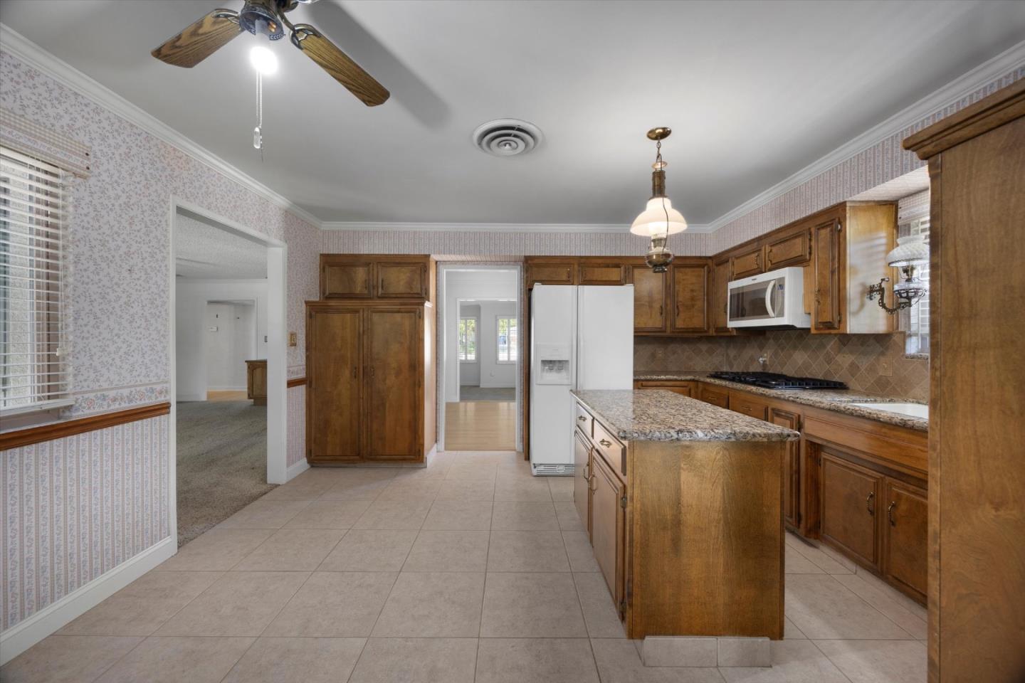 Detail Gallery Image 24 of 69 For 2619 Rio Vista Dr, Bakersfield,  CA 93306 - 3 Beds | 2/2 Baths