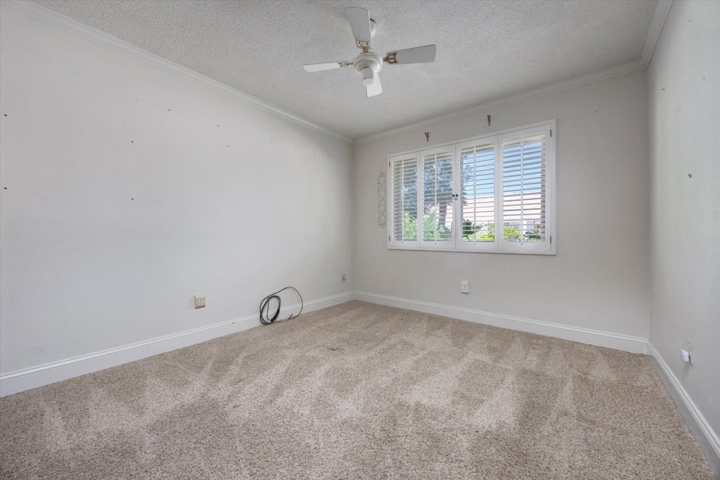 Detail Gallery Image 34 of 69 For 2619 Rio Vista Dr, Bakersfield,  CA 93306 - 3 Beds | 2/2 Baths