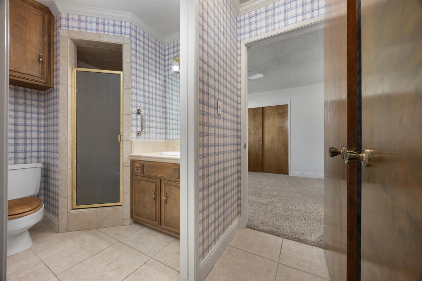 Detail Gallery Image 37 of 69 For 2619 Rio Vista Dr, Bakersfield,  CA 93306 - 3 Beds | 2/2 Baths