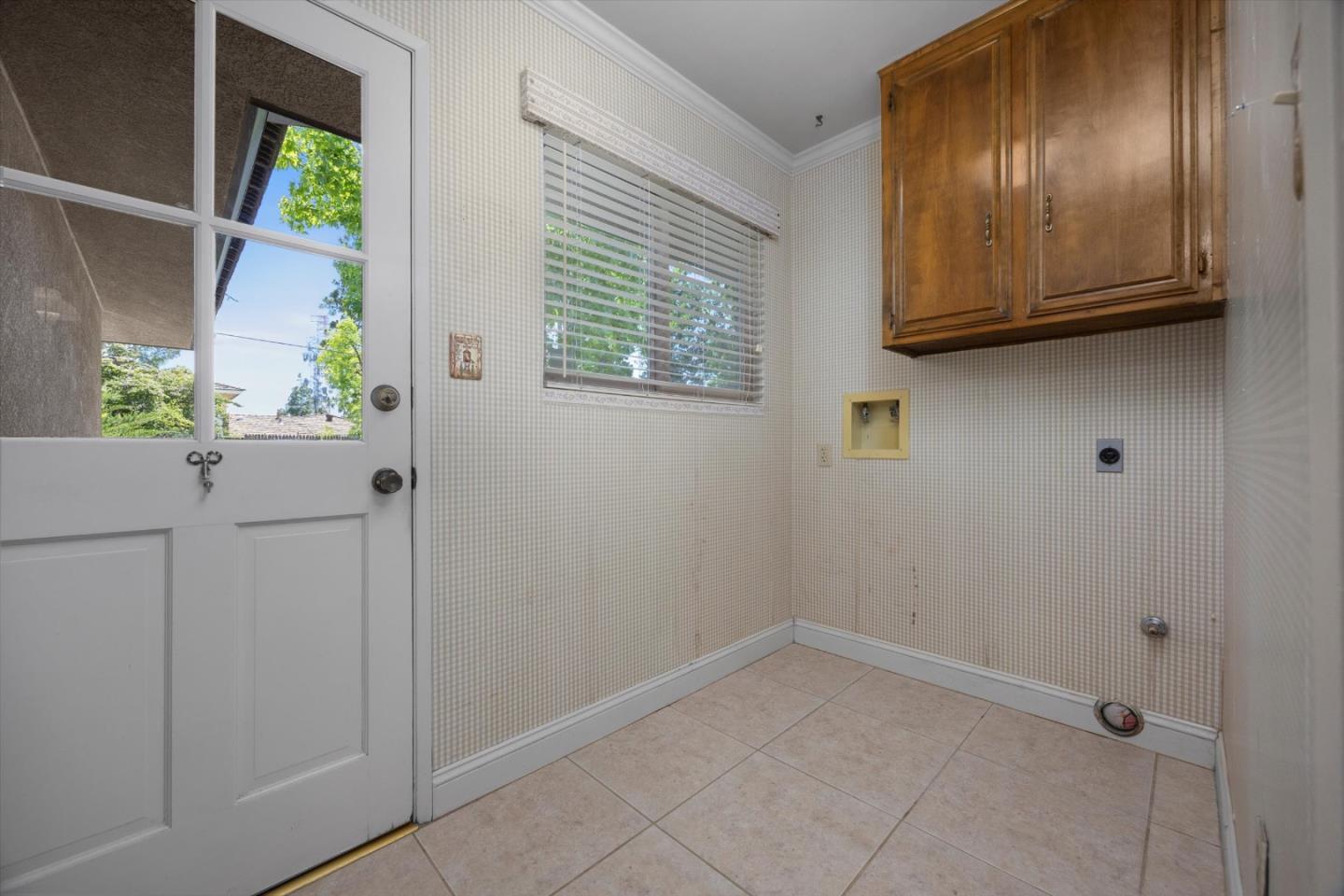 Detail Gallery Image 43 of 69 For 2619 Rio Vista Dr, Bakersfield,  CA 93306 - 3 Beds | 2/2 Baths