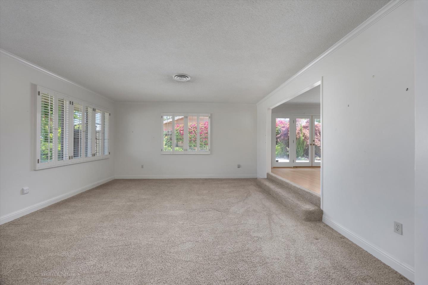 Detail Gallery Image 5 of 69 For 2619 Rio Vista Dr, Bakersfield,  CA 93306 - 3 Beds | 2/2 Baths