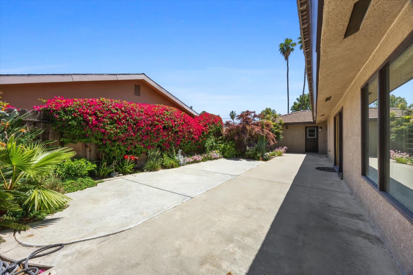 Detail Gallery Image 54 of 69 For 2619 Rio Vista Dr, Bakersfield,  CA 93306 - 3 Beds | 2/2 Baths