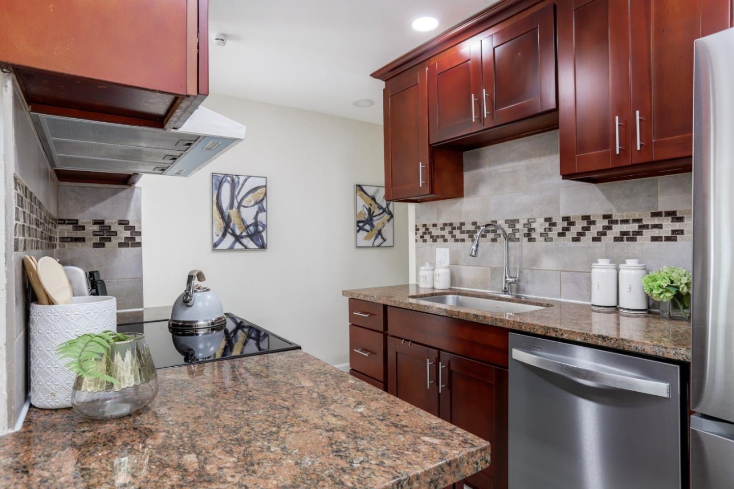 Detail Gallery Image 11 of 36 For 4415 Norwalk Dr #13,  San Jose,  CA 95129 - 3 Beds | 2 Baths