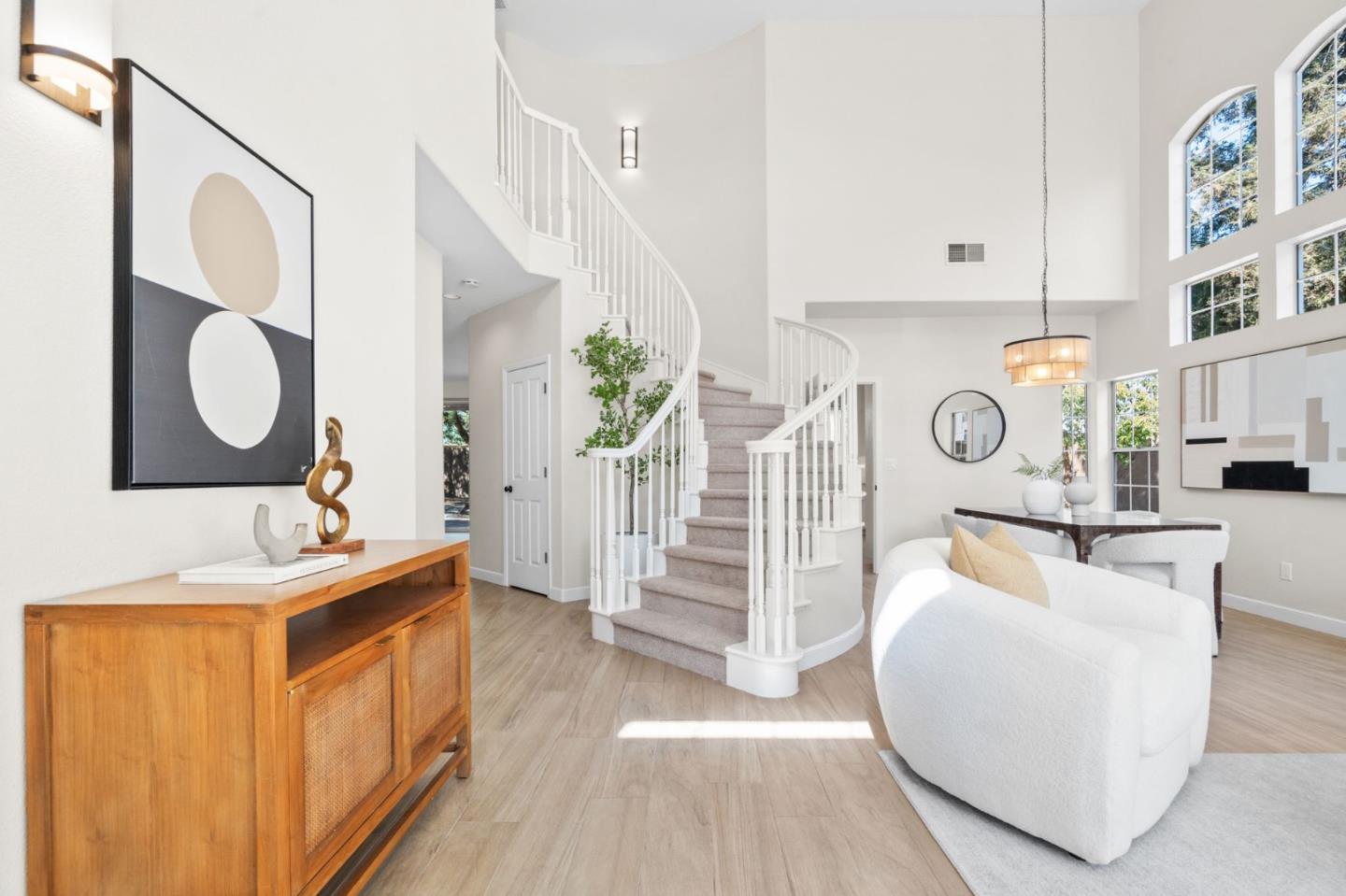 Detail Gallery Image 2 of 26 For 1619 Cleo Springs Ct, San Jose,  CA 95131 - 4 Beds | 2/1 Baths