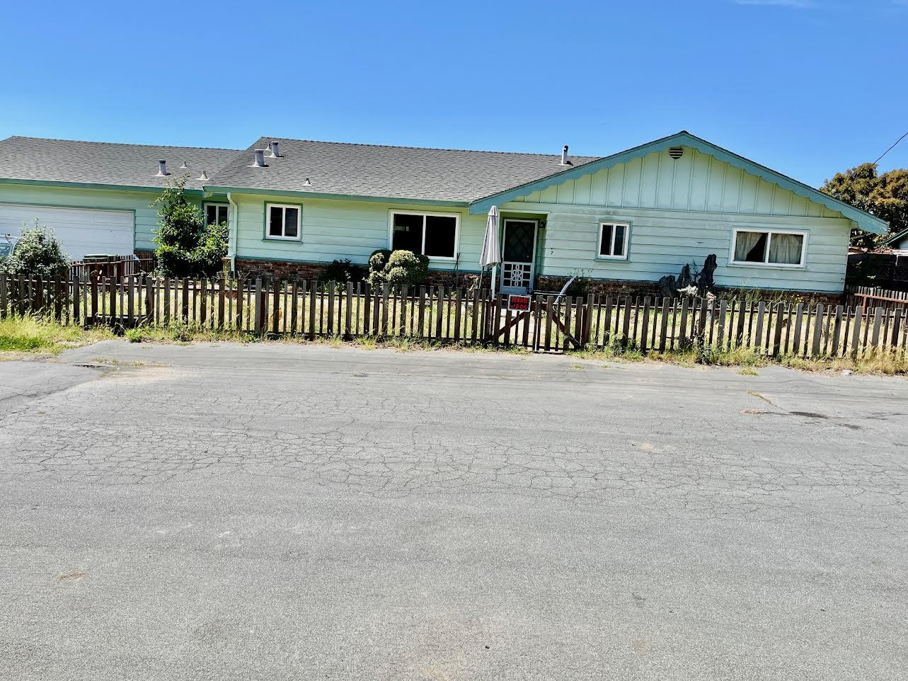 Detail Gallery Image 2 of 25 For 7 Valdez Ln, Watsonville,  CA 95076 - 3 Beds | 2 Baths