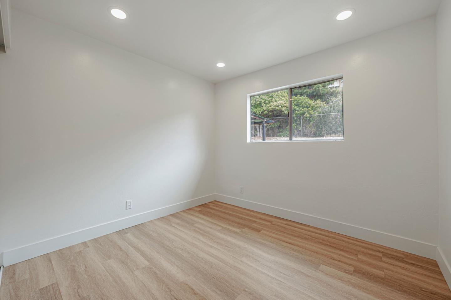 Detail Gallery Image 15 of 23 For 6046 Reo Pl, San Diego,  CA 92139 - 4 Beds | 2 Baths