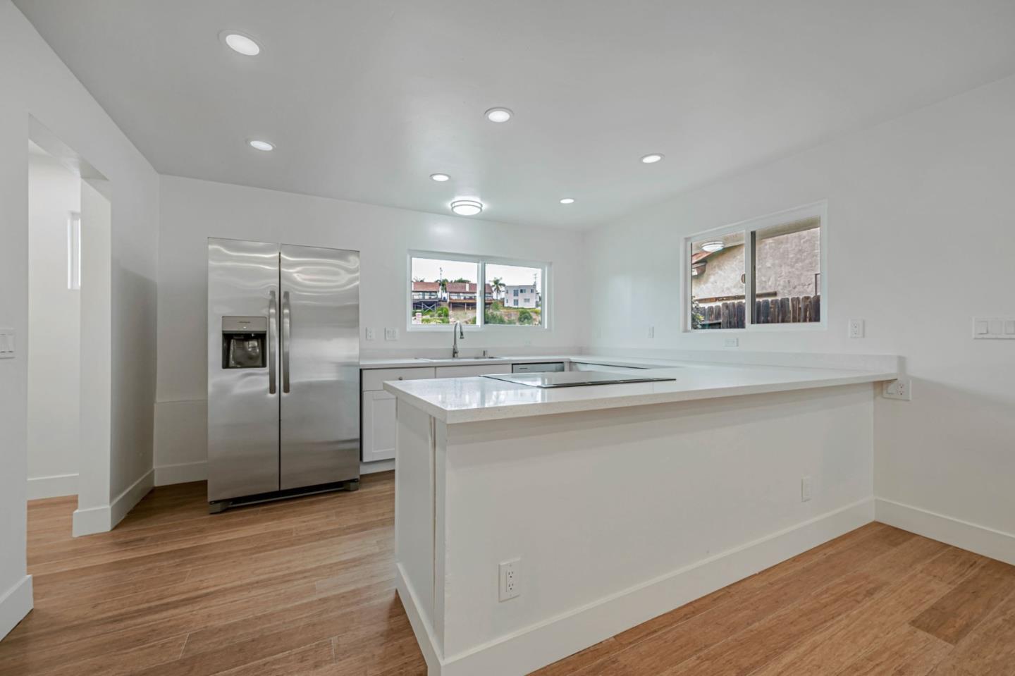 Detail Gallery Image 4 of 23 For 6046 Reo Pl, San Diego,  CA 92139 - 4 Beds | 2 Baths