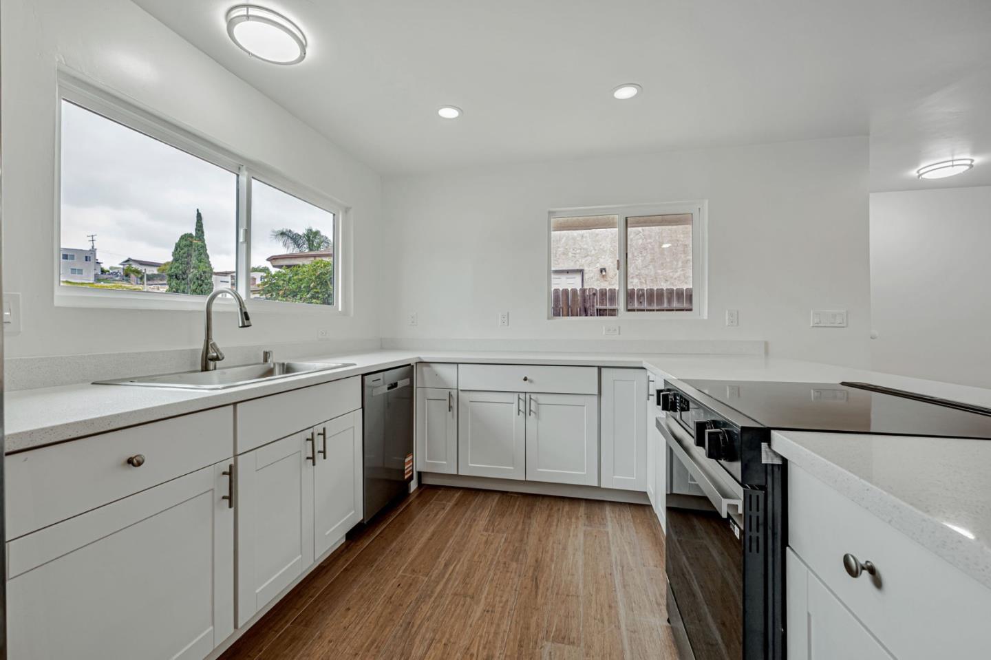 Detail Gallery Image 5 of 23 For 6046 Reo Pl, San Diego,  CA 92139 - 4 Beds | 2 Baths