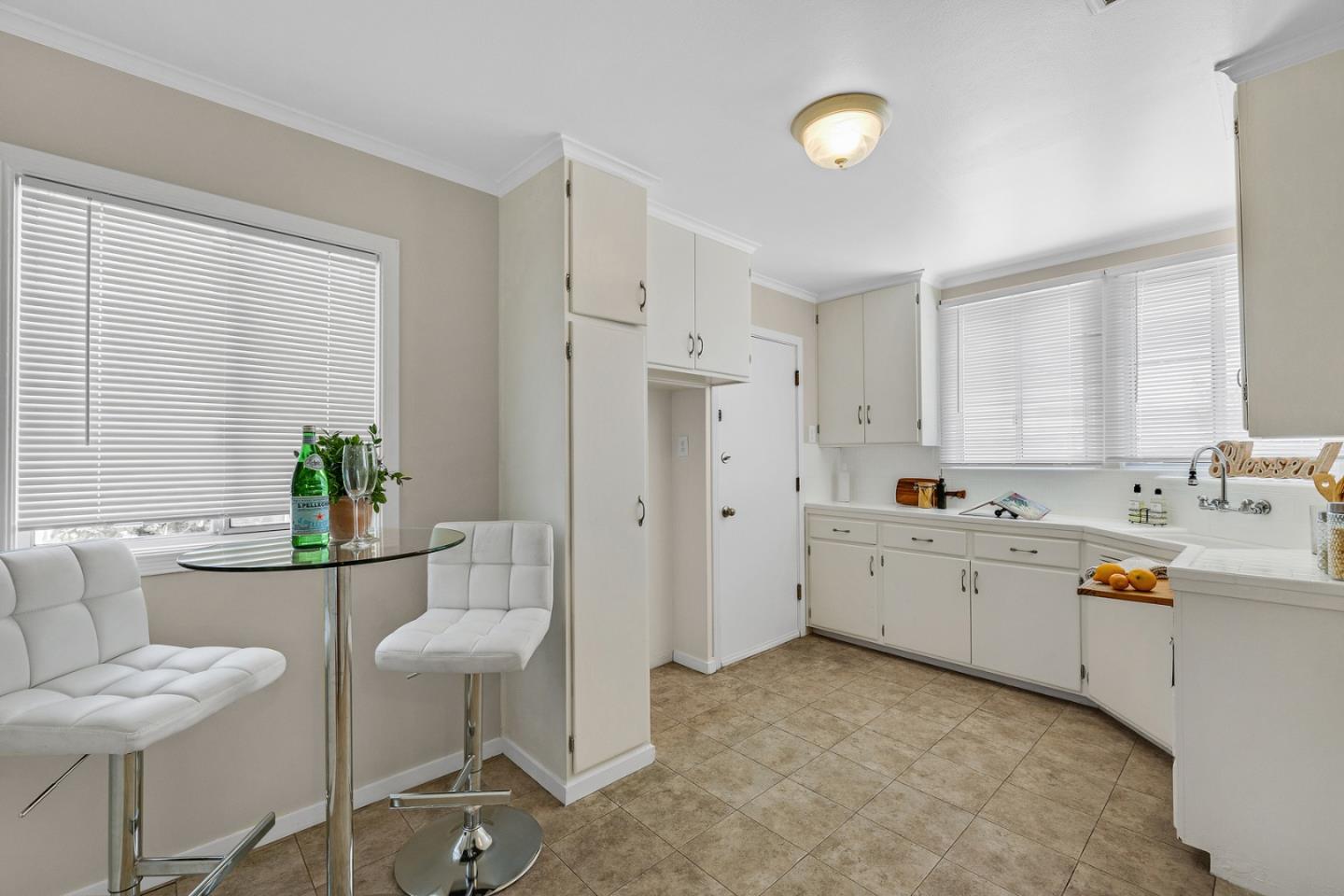 Detail Gallery Image 9 of 24 For 137 Rockwood Dr, South San Francisco,  CA 94080 - 2 Beds | 1 Baths