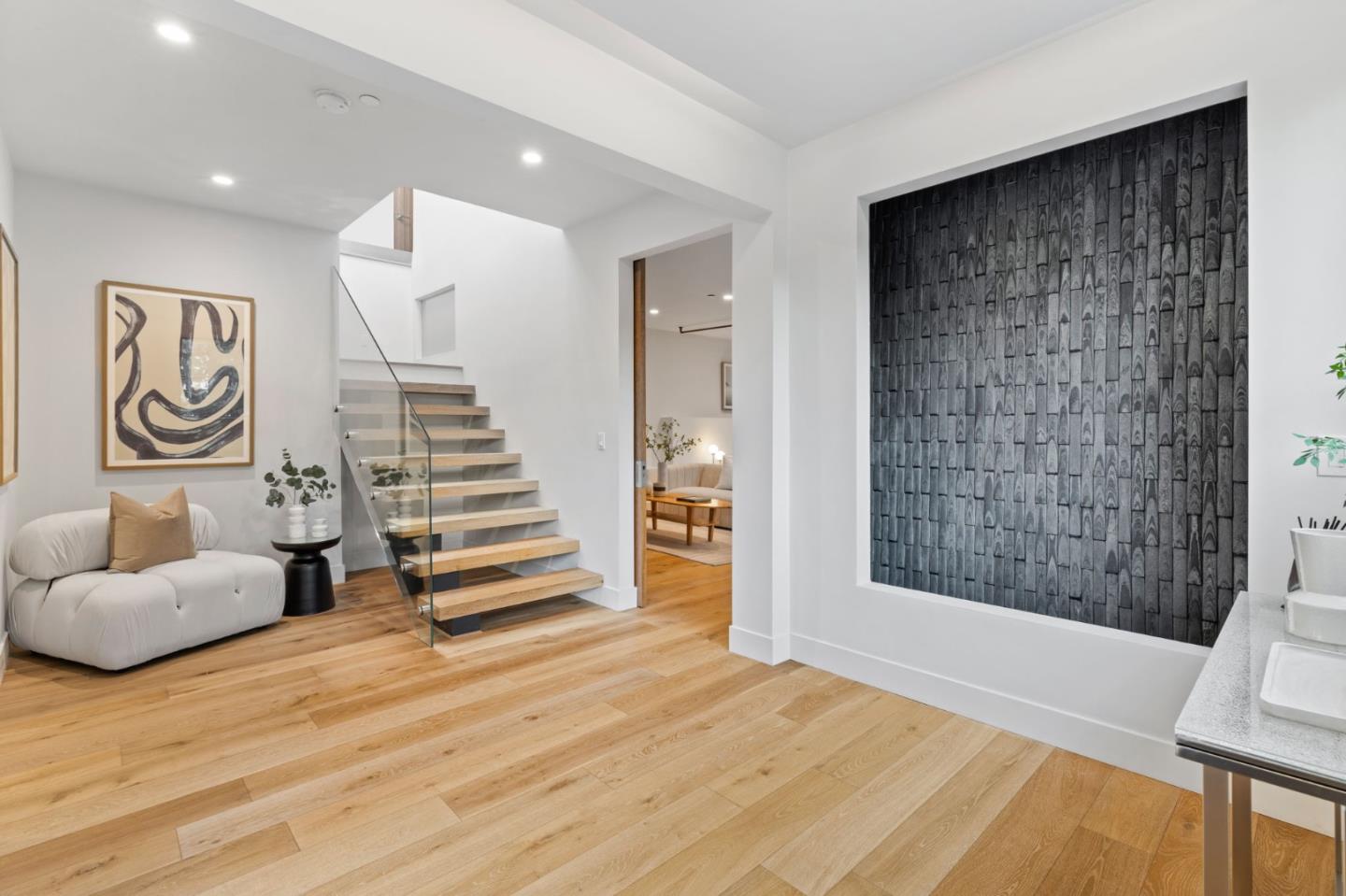 Detail Gallery Image 2 of 40 For 124 Foxwood Rd, Portola Valley,  CA 94028 - 4 Beds | 3/1 Baths