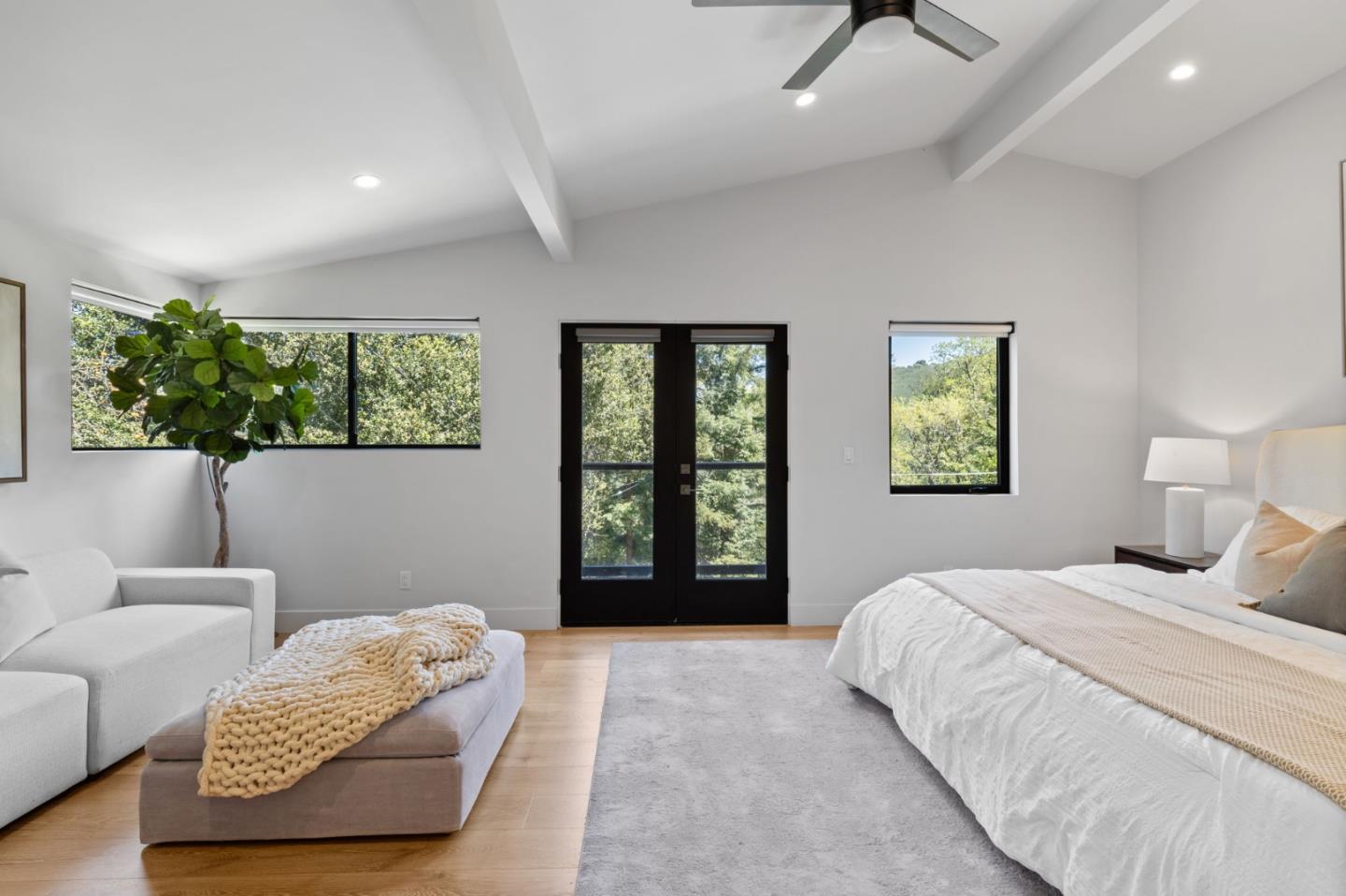 Detail Gallery Image 20 of 40 For 124 Foxwood Rd, Portola Valley,  CA 94028 - 4 Beds | 3/1 Baths