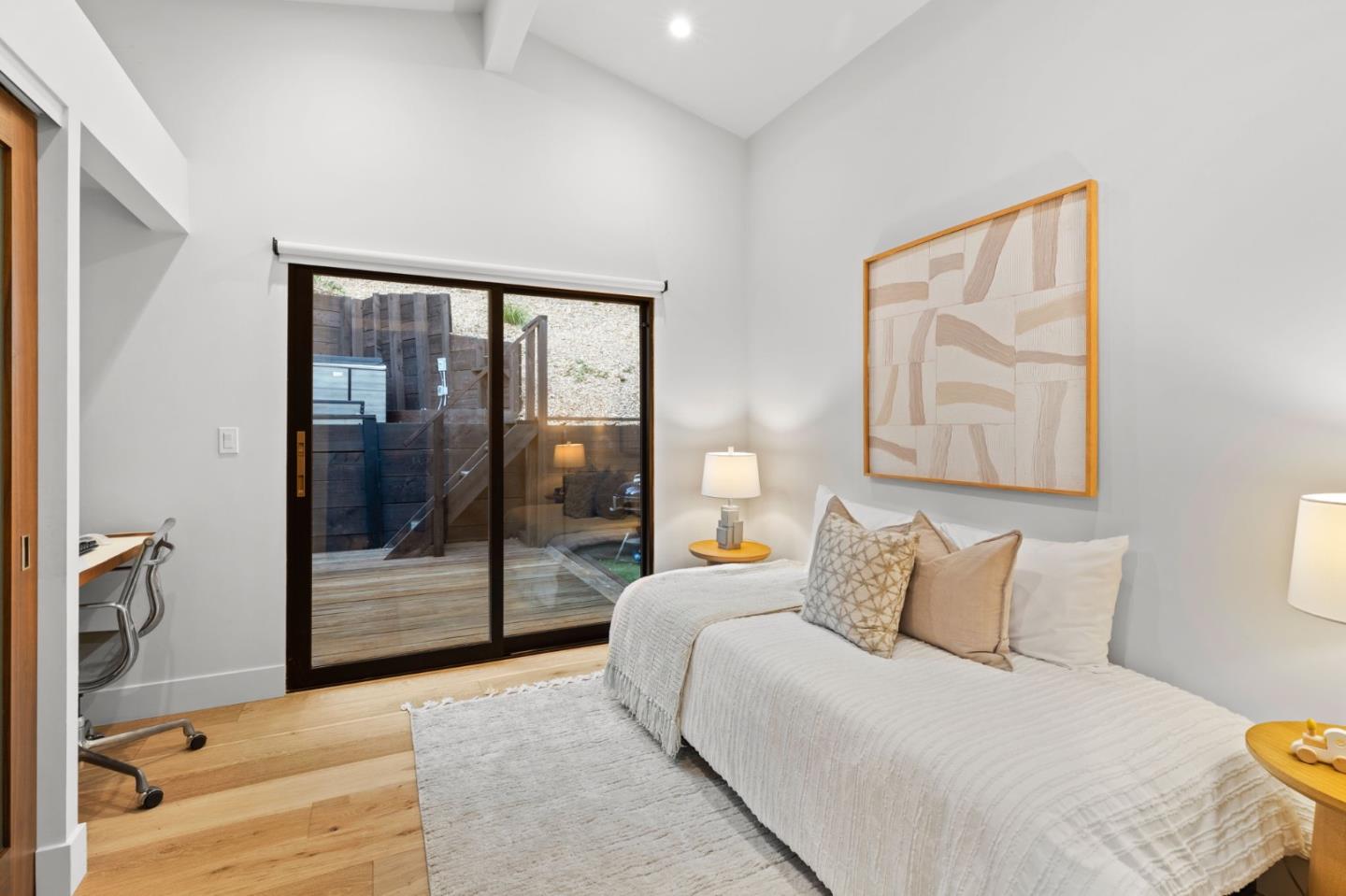 Detail Gallery Image 29 of 40 For 124 Foxwood Rd, Portola Valley,  CA 94028 - 4 Beds | 3/1 Baths