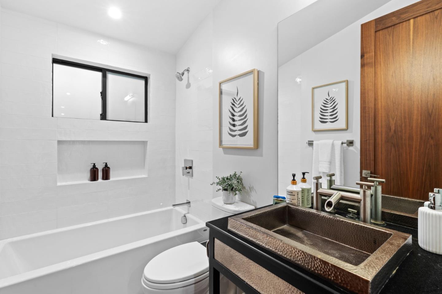 Detail Gallery Image 31 of 40 For 124 Foxwood Rd, Portola Valley,  CA 94028 - 4 Beds | 3/1 Baths