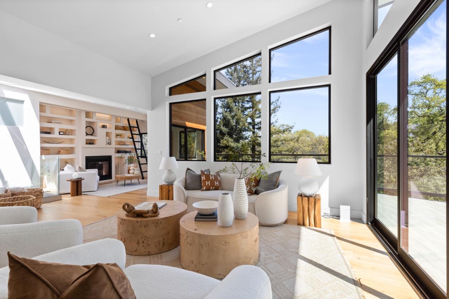 Detail Gallery Image 6 of 40 For 124 Foxwood Rd, Portola Valley,  CA 94028 - 4 Beds | 3/1 Baths