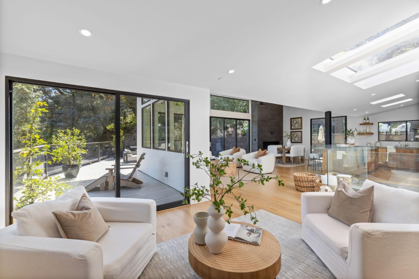 Detail Gallery Image 8 of 40 For 124 Foxwood Rd, Portola Valley,  CA 94028 - 4 Beds | 3/1 Baths