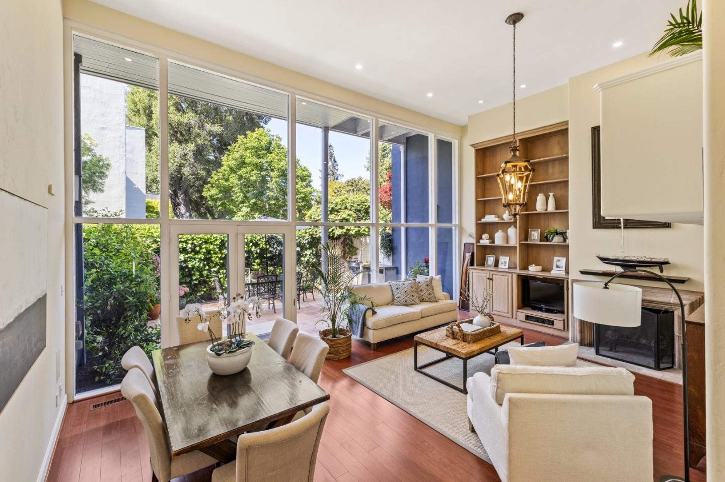 Detail Gallery Image 11 of 37 For 1721 Stone Pine Ln, Menlo Park,  CA 94025 - 3 Beds | 2/1 Baths