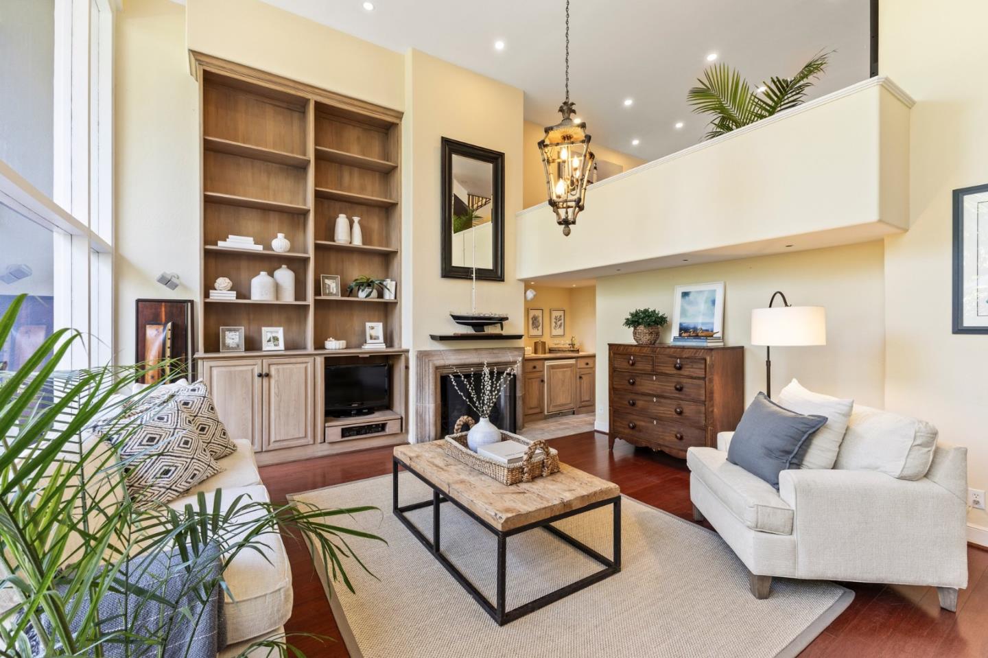 Detail Gallery Image 12 of 37 For 1721 Stone Pine Ln, Menlo Park,  CA 94025 - 3 Beds | 2/1 Baths