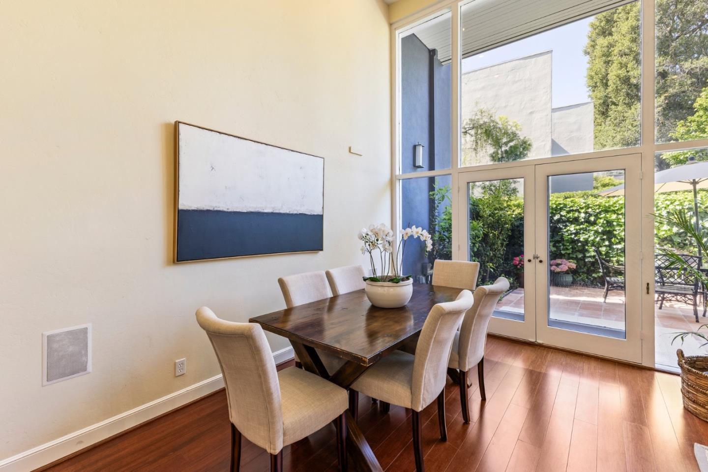 Detail Gallery Image 15 of 37 For 1721 Stone Pine Ln, Menlo Park,  CA 94025 - 3 Beds | 2/1 Baths