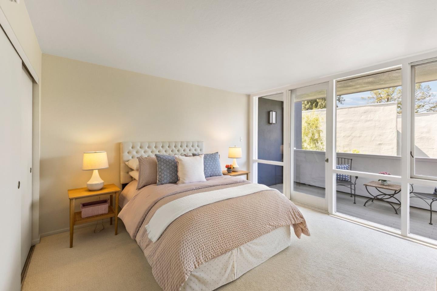 Detail Gallery Image 17 of 37 For 1721 Stone Pine Ln, Menlo Park,  CA 94025 - 3 Beds | 2/1 Baths