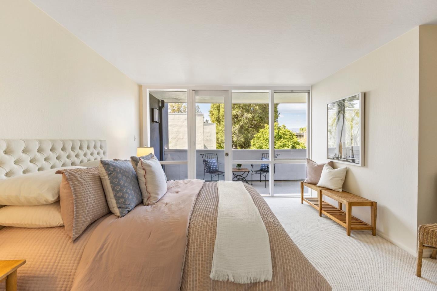 Detail Gallery Image 19 of 37 For 1721 Stone Pine Ln, Menlo Park,  CA 94025 - 3 Beds | 2/1 Baths