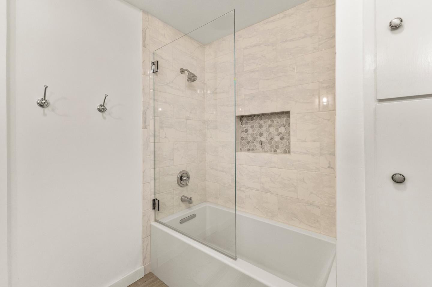 Detail Gallery Image 23 of 37 For 1721 Stone Pine Ln, Menlo Park,  CA 94025 - 3 Beds | 2/1 Baths