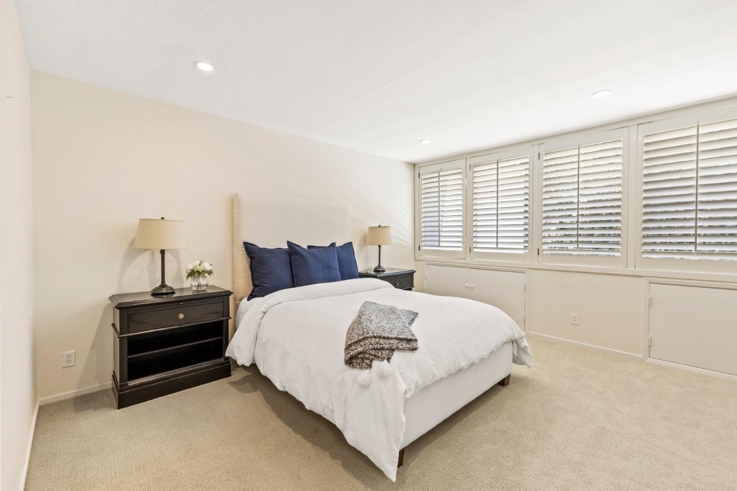 Detail Gallery Image 26 of 37 For 1721 Stone Pine Ln, Menlo Park,  CA 94025 - 3 Beds | 2/1 Baths