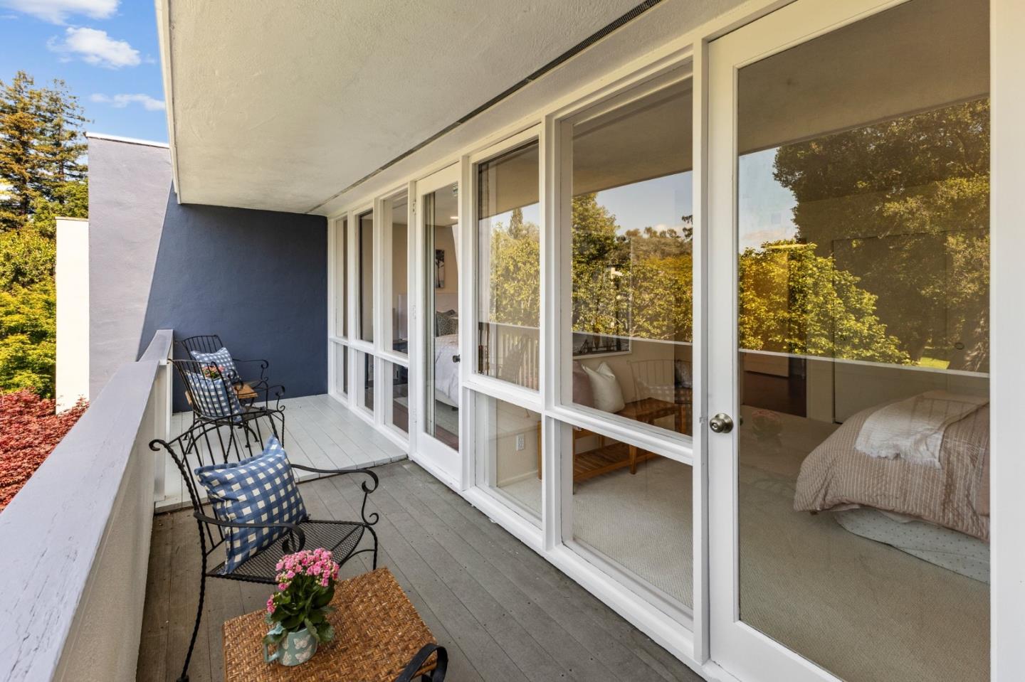 Detail Gallery Image 30 of 37 For 1721 Stone Pine Ln, Menlo Park,  CA 94025 - 3 Beds | 2/1 Baths
