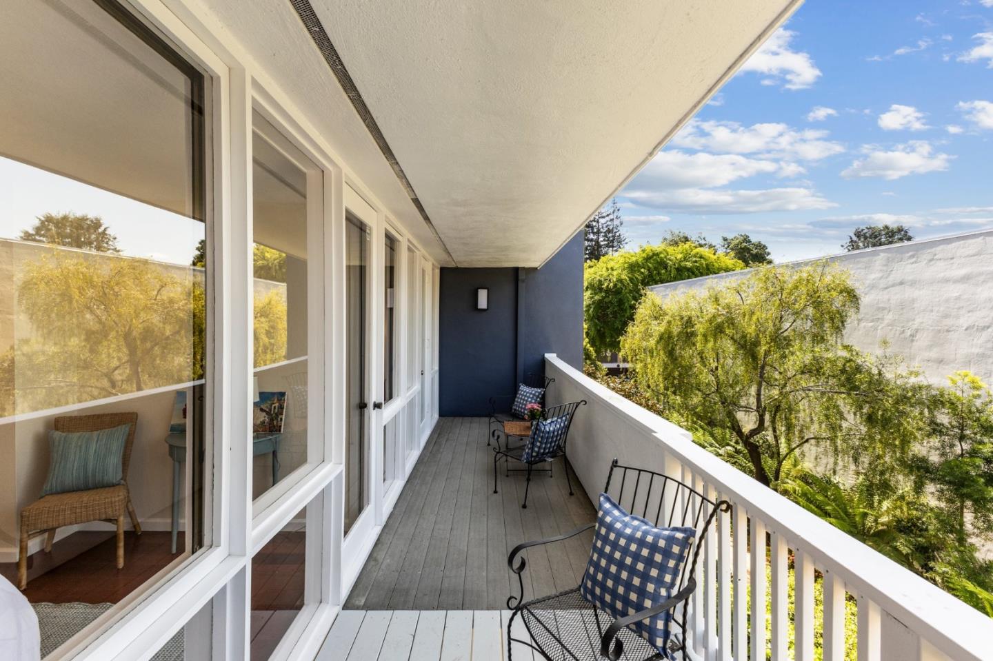 Detail Gallery Image 31 of 37 For 1721 Stone Pine Ln, Menlo Park,  CA 94025 - 3 Beds | 2/1 Baths