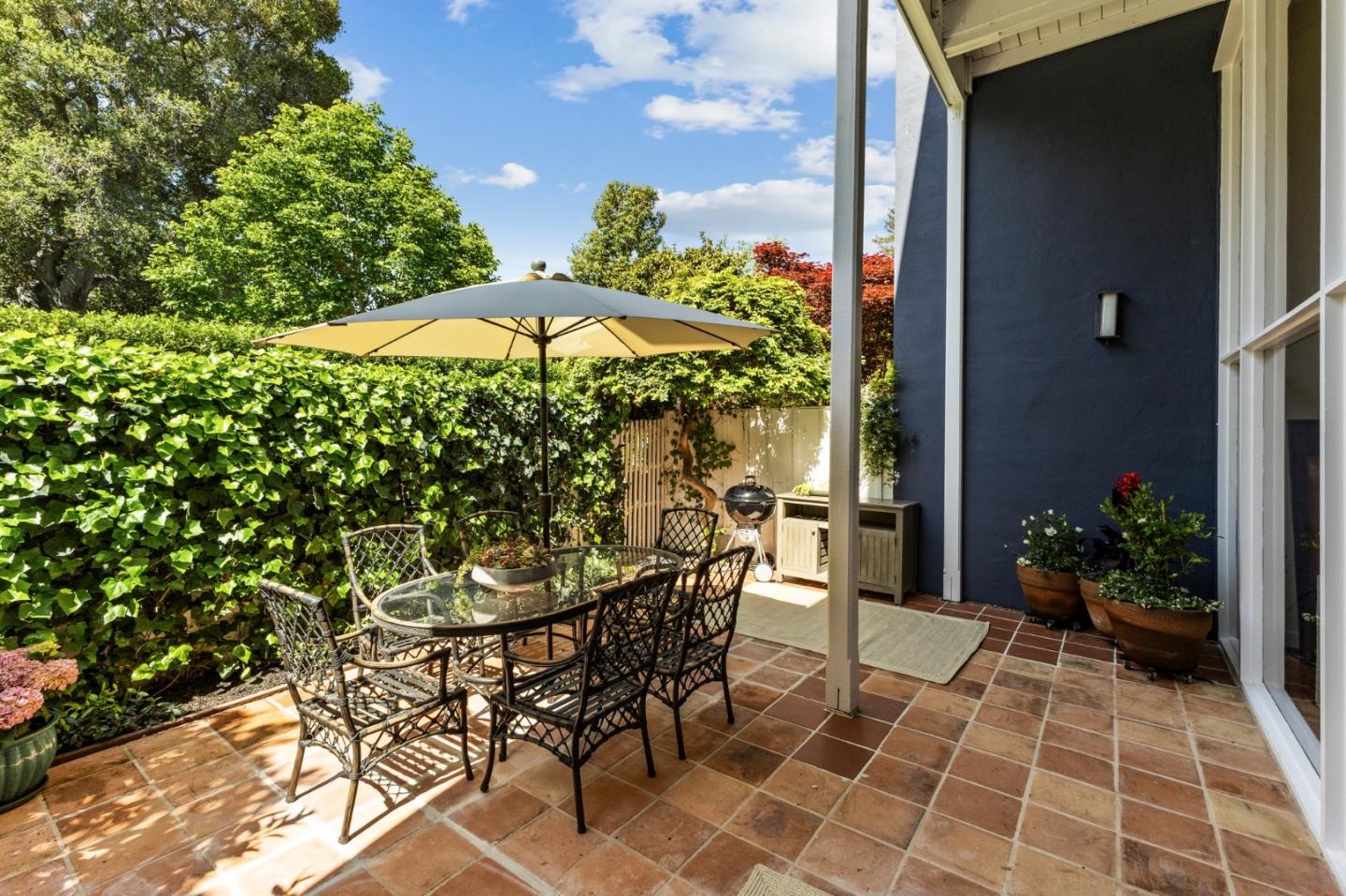 Detail Gallery Image 32 of 37 For 1721 Stone Pine Ln, Menlo Park,  CA 94025 - 3 Beds | 2/1 Baths