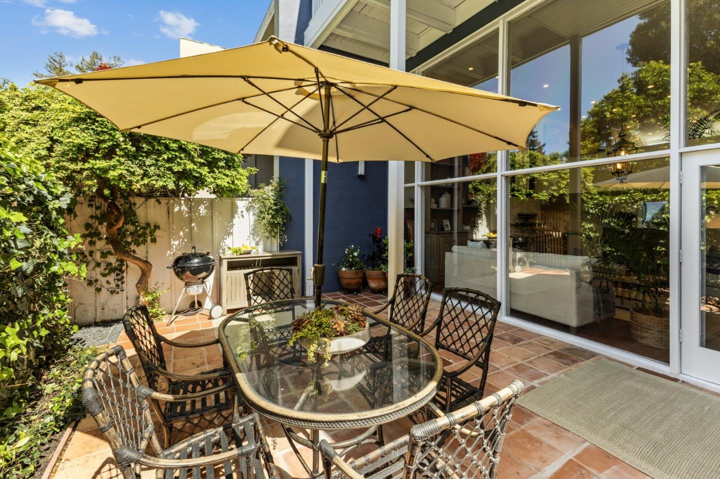 Detail Gallery Image 33 of 37 For 1721 Stone Pine Ln, Menlo Park,  CA 94025 - 3 Beds | 2/1 Baths