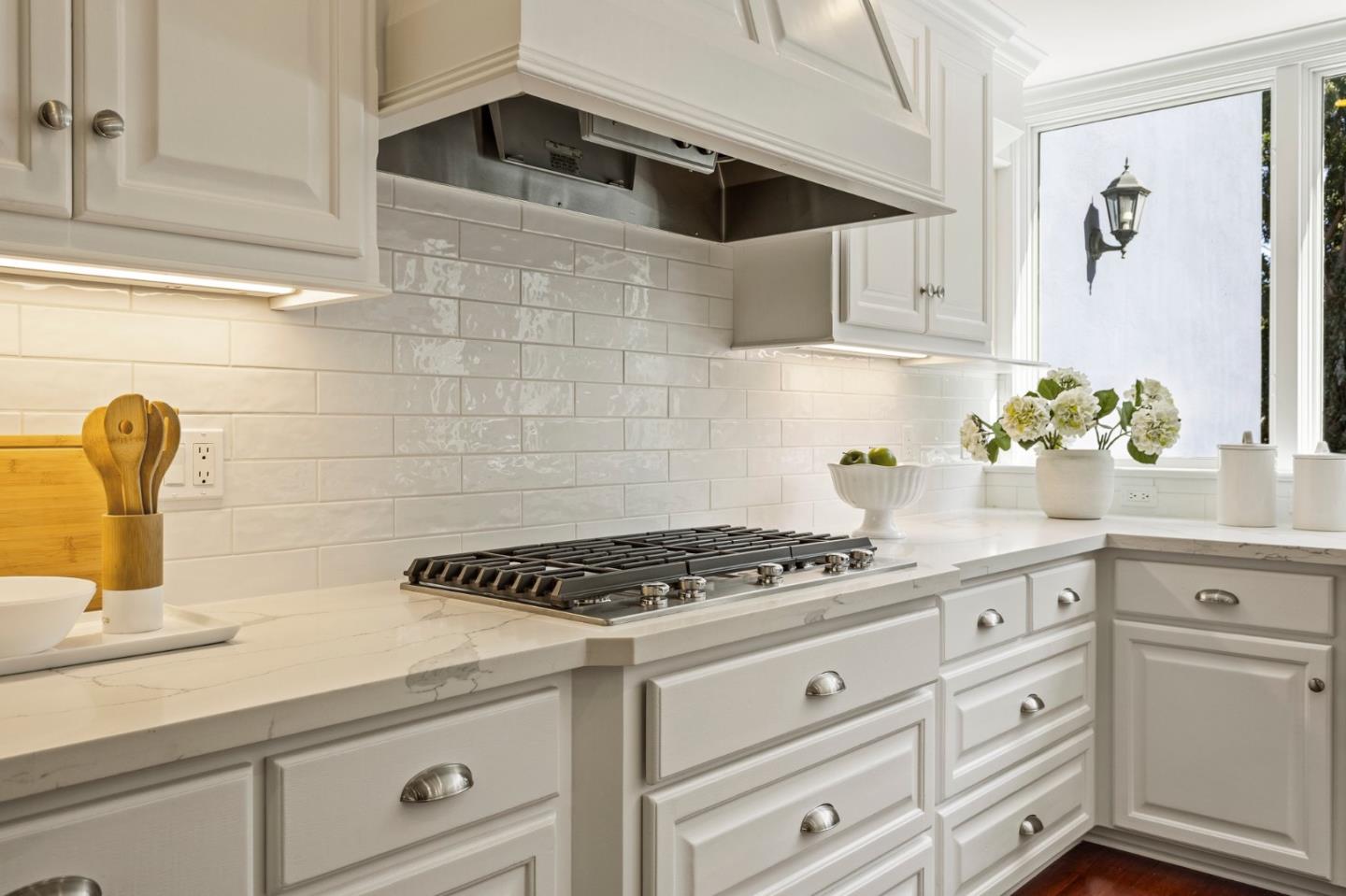 Detail Gallery Image 4 of 37 For 1721 Stone Pine Ln, Menlo Park,  CA 94025 - 3 Beds | 2/1 Baths
