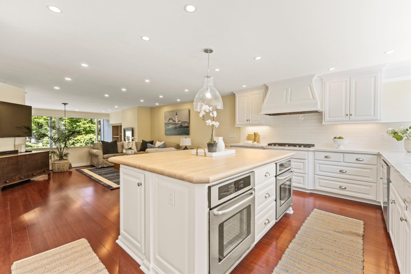 Detail Gallery Image 5 of 37 For 1721 Stone Pine Ln, Menlo Park,  CA 94025 - 3 Beds | 2/1 Baths