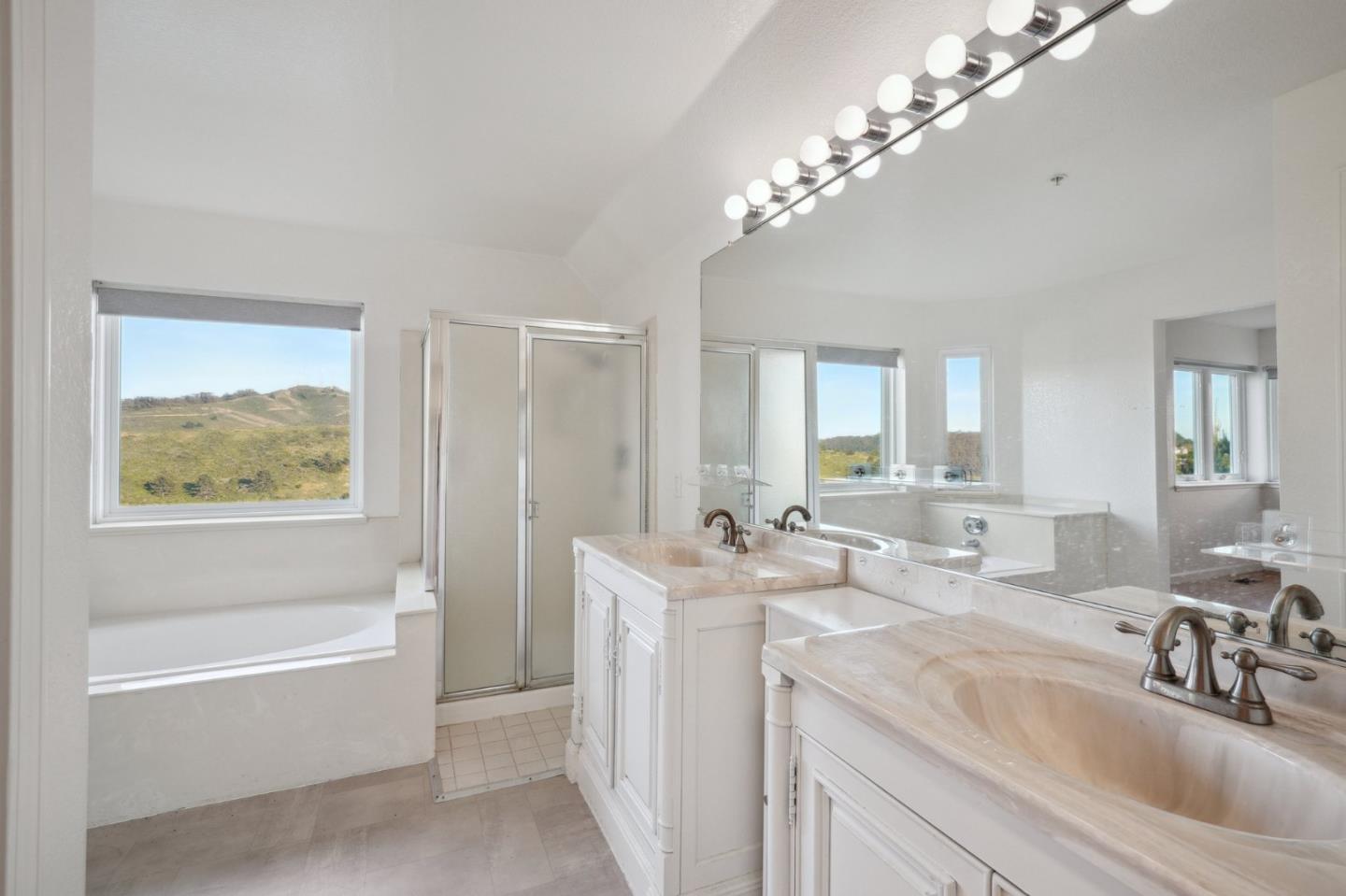 Detail Gallery Image 13 of 34 For 671 Pointe Pacific #1,  Daly City,  CA 94014 - 3 Beds | 2/1 Baths