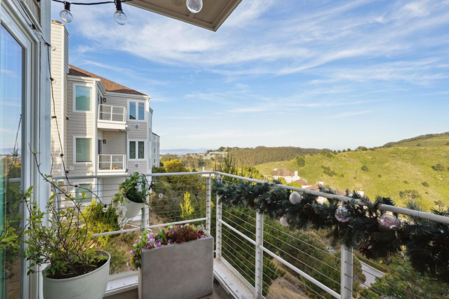 Detail Gallery Image 14 of 34 For 671 Pointe Pacific #1,  Daly City,  CA 94014 - 3 Beds | 2/1 Baths